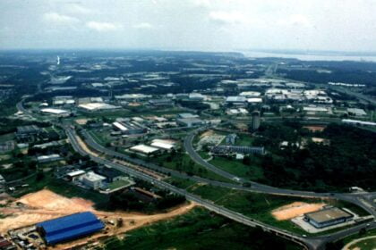 visao_aerea_do_polo_industrial_de_manaus_na_decada_de_1990.jpg