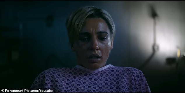 Naomi Scott estrela Smile 2 como uma estrela pop que se prepara para uma turnê mundial e se depara com uma série de eventos aterrorizantes e inexplicáveis.