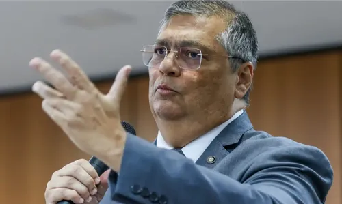 Dino autoriza parte das emendas parlamentares mas denuncia