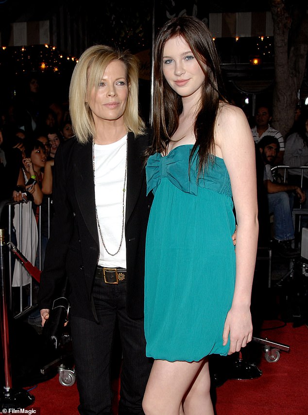 Basinger com a Irlanda na estréia de Twilight em 2008