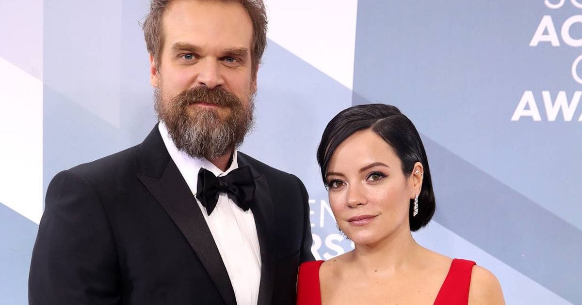 Lily Allen diz que "não supera" David Harbor Split enquanto bate as habilidades do quarto do ex