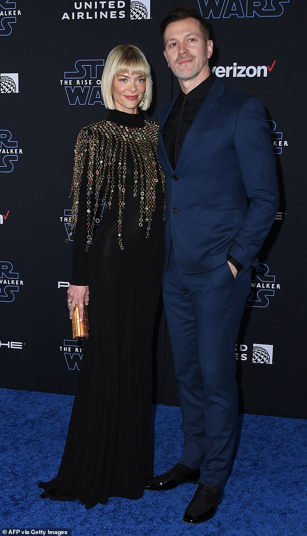 O ex-casal inicialmente se casou em 2007 no Mansion Greystone Park e Manor, com sede em Los Angeles. Na foto no final de 2019 em LA