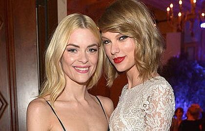 O amigo de Taylor Swift, Jaime King, forçado a sair da casa de US $ 10ka-mês depois de perder a custódia de crianças