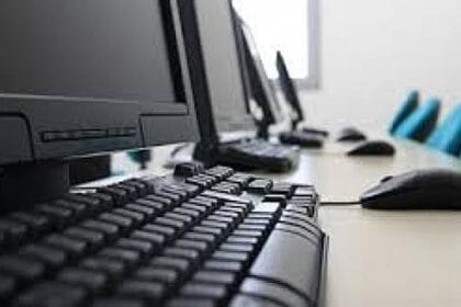 Pesquisa do Cetic.br de 2018 mostra que 39% dos domicílios brasileiros não têm acesso à internet por falta de computador