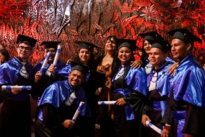 Com diploma inédito, ribeirinhos formados em Gestão de Turismo ampliam oportunidades na Amazônia - FAS