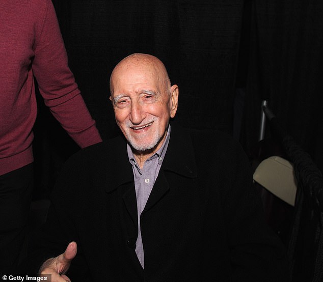 Dominic, 94, é um ator, cantor e músico americano. Ele é mais conhecido por seus papéis como soprano 'júnior' do Corrado na série HBO, The Sopranos, Johnny Ola, no padrinho, parte II, e Leander Whitlock, no Boardwalk Empire