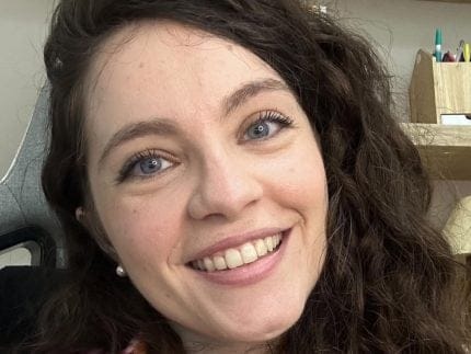Cecília Dassi, ex-atriz da Globo, esclarece boato de morte falsa e pede ajuda