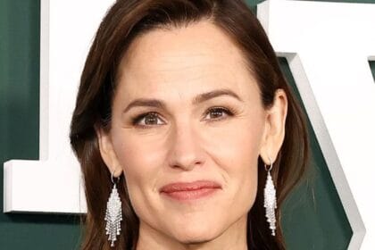 Jennifer Garner parece fazer uma escavação finada em Blake Lively em clipe ressurgido
