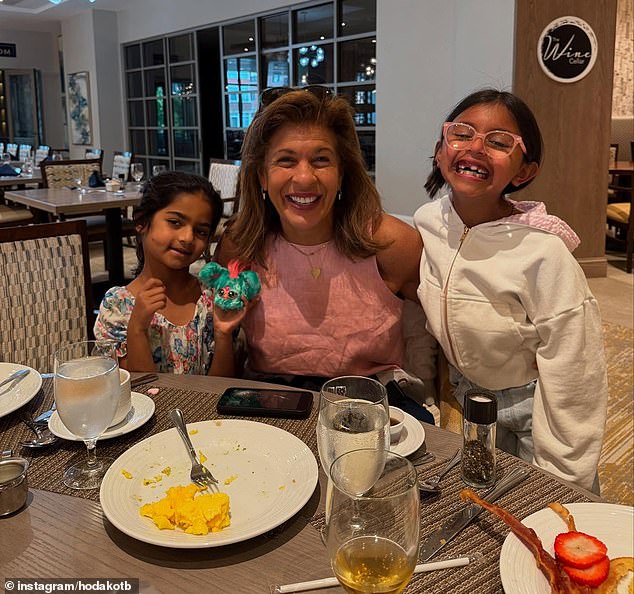 Hoda disse que 'as coisas se estabilizaram' com a saúde de sua filha de cinco anos Hope desde que se mudou para Westchester junto com sua filha de sete anos Haley (foto de domingo)