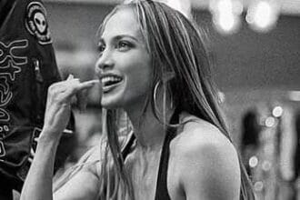 Jennifer Lopez, 55 anos, pisca uma nova contusão durante o ensaio da AMAS ... depois de ficar desagradável no rosto