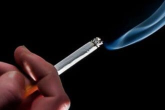 Imposto maior sobre os cigarros pode diminuir mortalidade infantil
