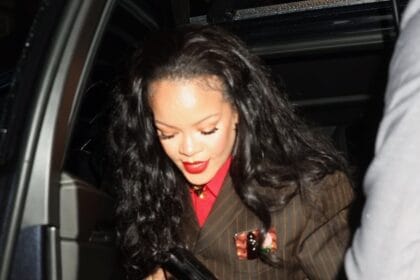 Rihanna mostra a cintura recém-apertada enquanto lidera as estrelas no jantar de gala pré-Met na casa de Anna Wintour