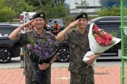 Namjoon e Taehyung, astros do BTS, são dispensados do serviço militar na Coreia do Sul