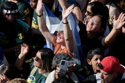 Marcha para Jesus mantém tom político com milhares de pessoas em SP