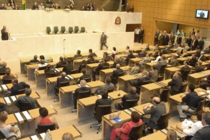 Polícia Civil vai investigar ameaças de morte a deputadas de SP