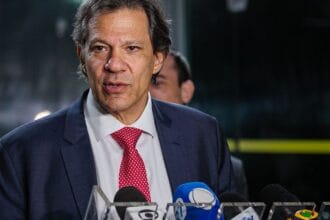 Haddad defende judicialização da derruba do decreto do IOF