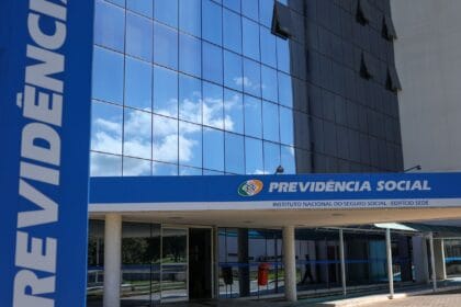 INSS afasta 4 servidores por suposta ligação com descontos ilegais