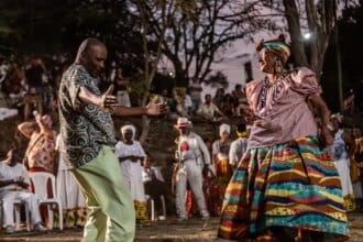 Encontro de Jongueiros transforma Praça Tiradentes em quilombo no Rio