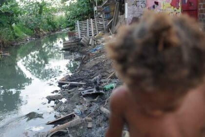De cada 10 residências no país, 3 não têm esgoto ligado à rede geral