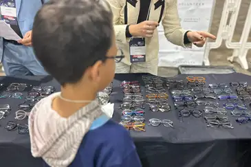 Paula Laboissière/Agência Brasil Curitiba (PR), 28/08/2025 - Projeto oferece atendimento oftalmológico gratuito para criança. Estudante João Lucas participa do projeto Pequenos Olhares.. Foto: Paula Laboissière/Agência Brasil