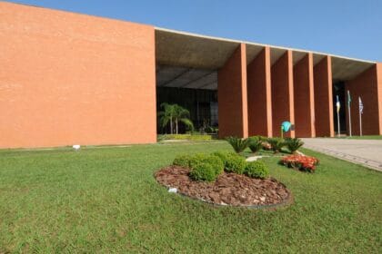 PF faz buscas em dez gabinetes de deputados estaduais do Tocantins