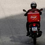 Policial penal que atirou em entregador é preso e afastado no Rio