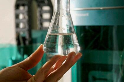 SP confirma 2 mortes de intoxicação por metanol no estado Agência Brasil