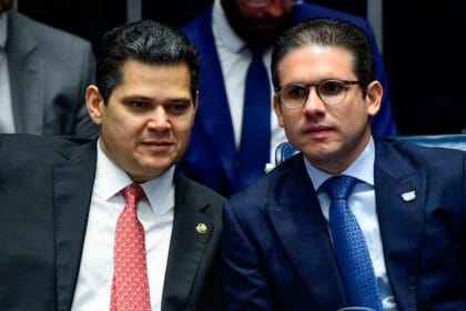 Senado ganha força após enterrar PEC da Blindagem, e Câmara se enfraquece, aponta cientista político