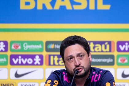 Programa Stadium, da TV Brasil, apresenta entrevista com Arthur Elias