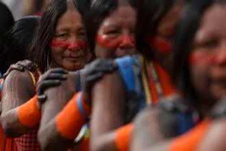 IBGE: 391 etnias indígenas falam 295 línguas no Brasil