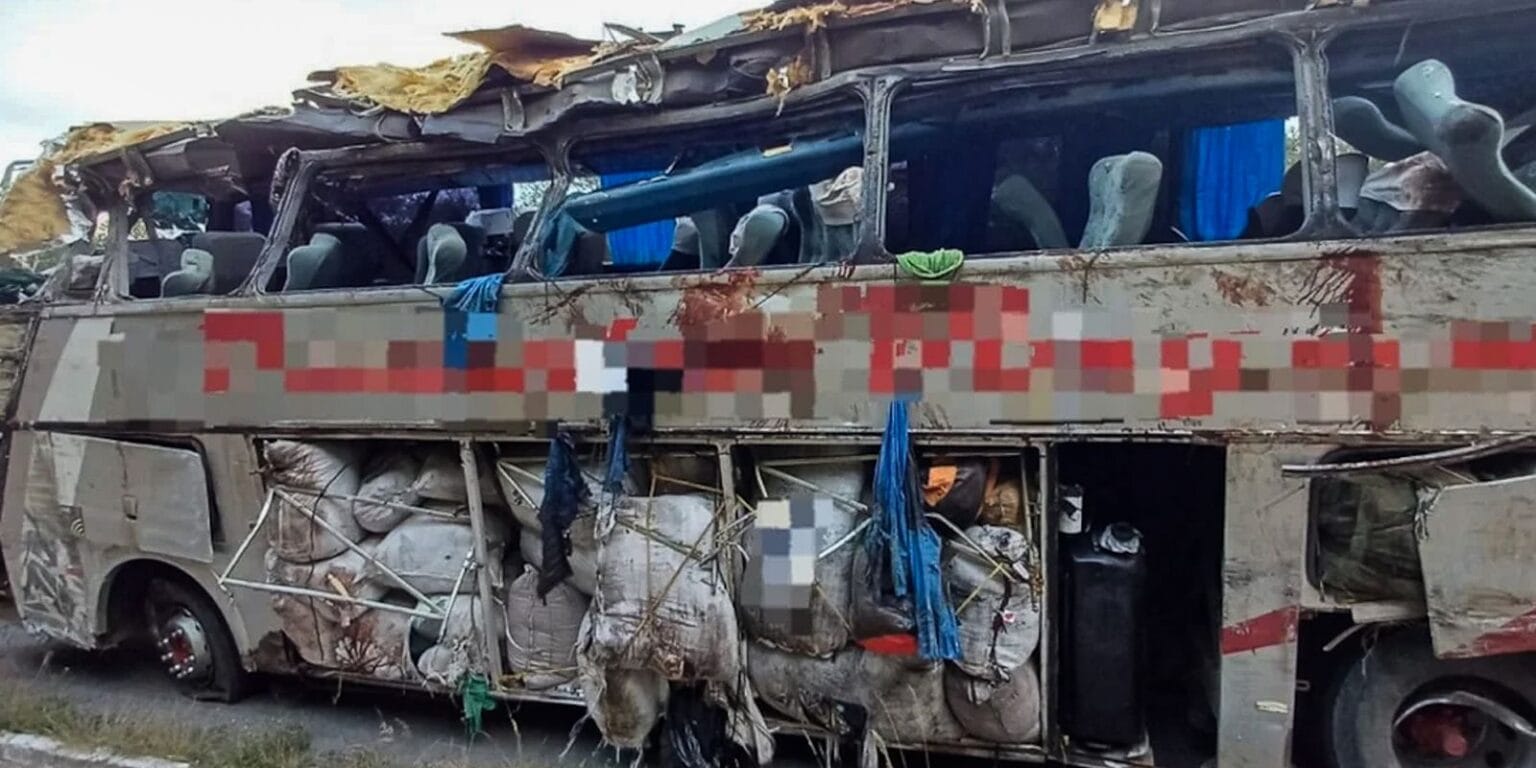 Acidente com ônibus em Pernambuco deixa ao menos 15 mortos