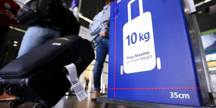 Aéreas terão que explicar mudanças na cobrança de bagagens de mão