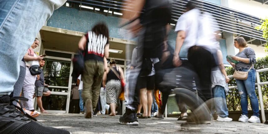CNU 2025: 761,5 mil de candidatos fazem provas objetivas hoje