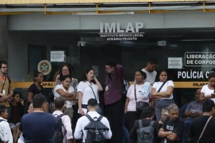 Famílias de mortos em operação no Rio reclamam de falta de informação