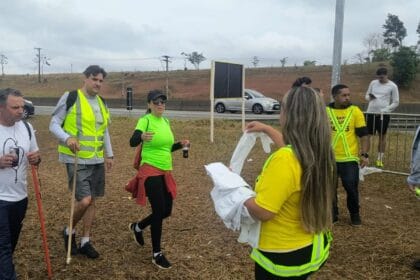 Romeiros que vão a Aparecida usam tendas de apoio em rodovias de SP