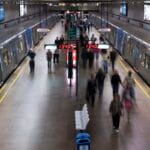 Veja o que fazer para reaver objetos caídos nos trilhos do Metrô/Rio
