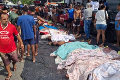 Cinco PMs são presos por crimes em megaoperação no Rio