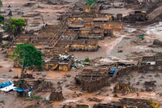 Hoje é Dia: tragédia de Mariana, favelas e radialistas em destaque