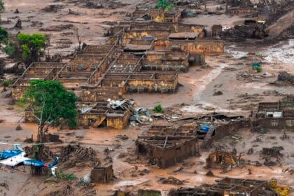 Hoje é Dia: tragédia de Mariana, favelas e radialistas em destaque