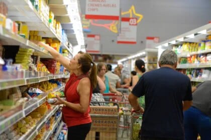 Mudanças no vale-alimentação ajuda a combater inflação , diz Abras