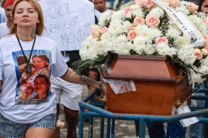 Últimos corpos de pessoas assassinadas em operação no Rio deixam o IML