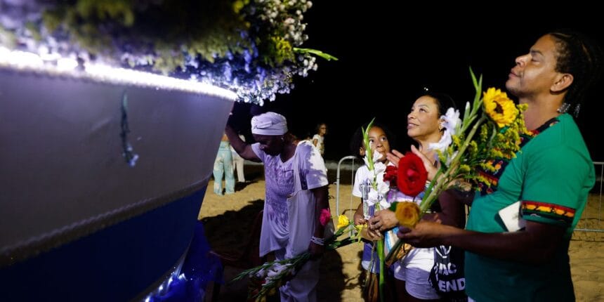 Umbanda faz culto à Iemanjá na véspera do réveillon no Rio