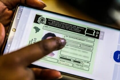 Contran aprova resolução que retira exigência de autoescola para CNH