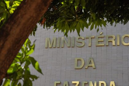 Estatais federais em dificuldade poderão pedir aportes da União