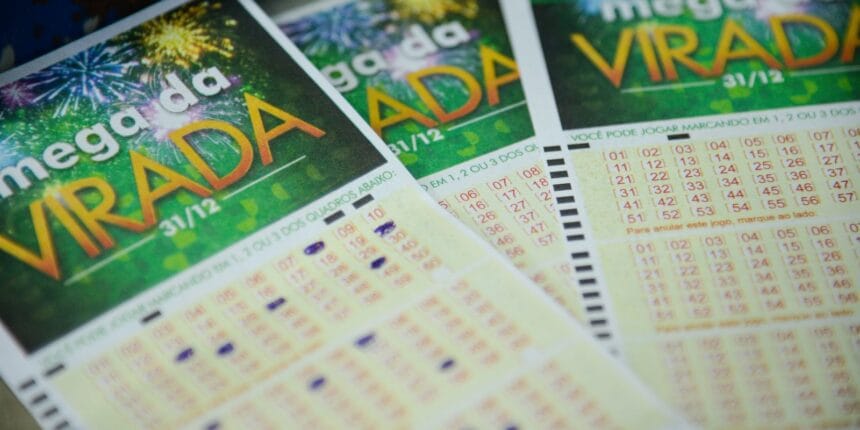 Lotéricas ficam cheias em dia de sorteio da Mega da Virada