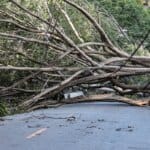 Mais de 1,3 milhão de imóveis continuam sem energia elétrica em SP