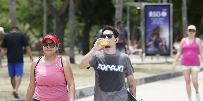 Natal tem sol forte e calor de até 40°C no Rio de Janeiro
