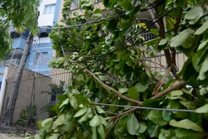 Rio registra fortes ventos devido à passagem de frente fria