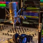 Rádio MEC e Nacional têm crescimento histórico de audiência em 2025