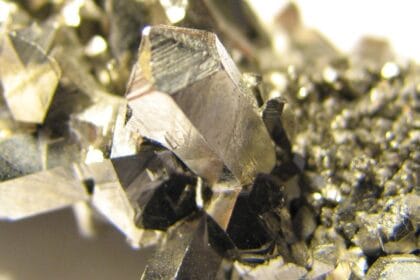 USP desenvolve bateria funcional de nióbio de 3 volts